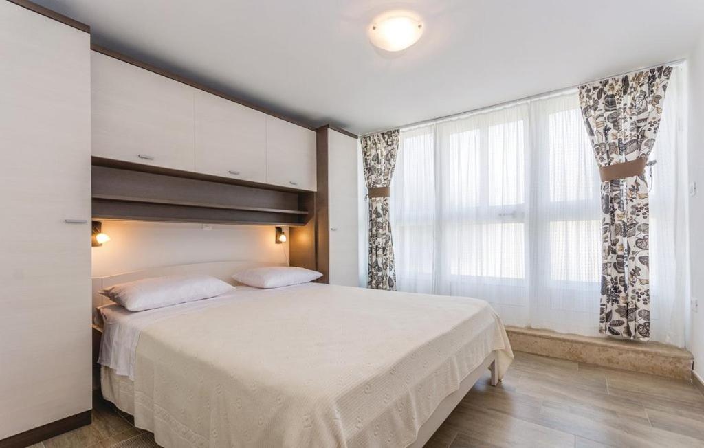 Apartment Nena- Apartman Sa Posebnim Ulazom U Prizemlju, Terasom I Zelenom Okucnicom Rakotule Exterior photo
